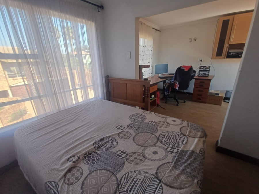 3 Bedroom Property for Sale in Glen Marais Gauteng