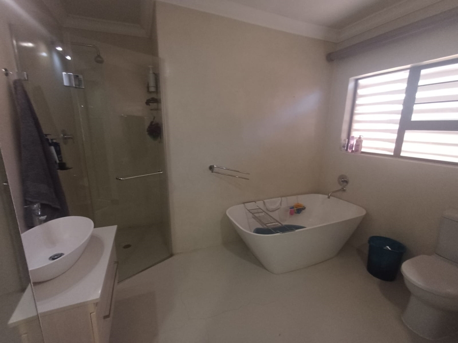 3 Bedroom Property for Sale in Glen Marais Gauteng