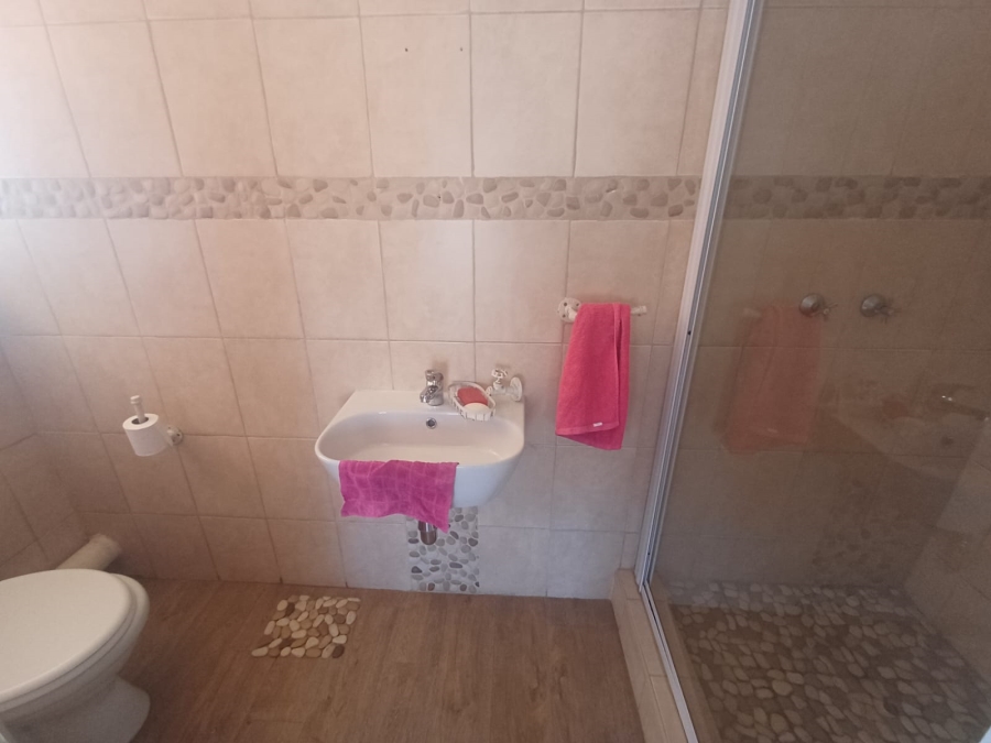 3 Bedroom Property for Sale in Glen Marais Gauteng