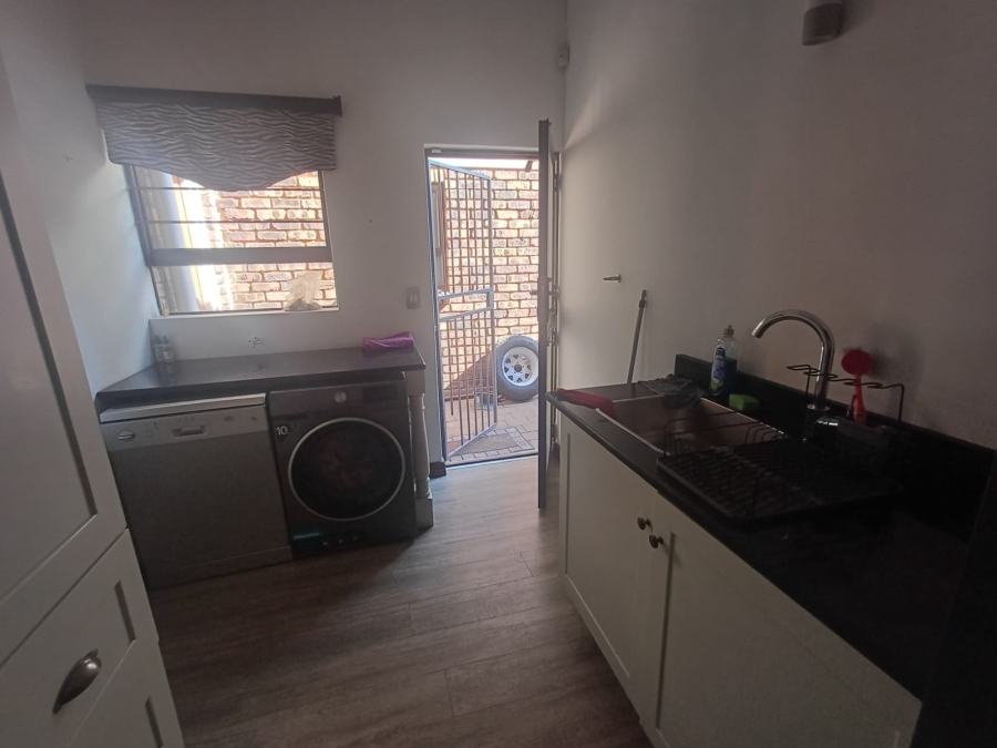 3 Bedroom Property for Sale in Glen Marais Gauteng