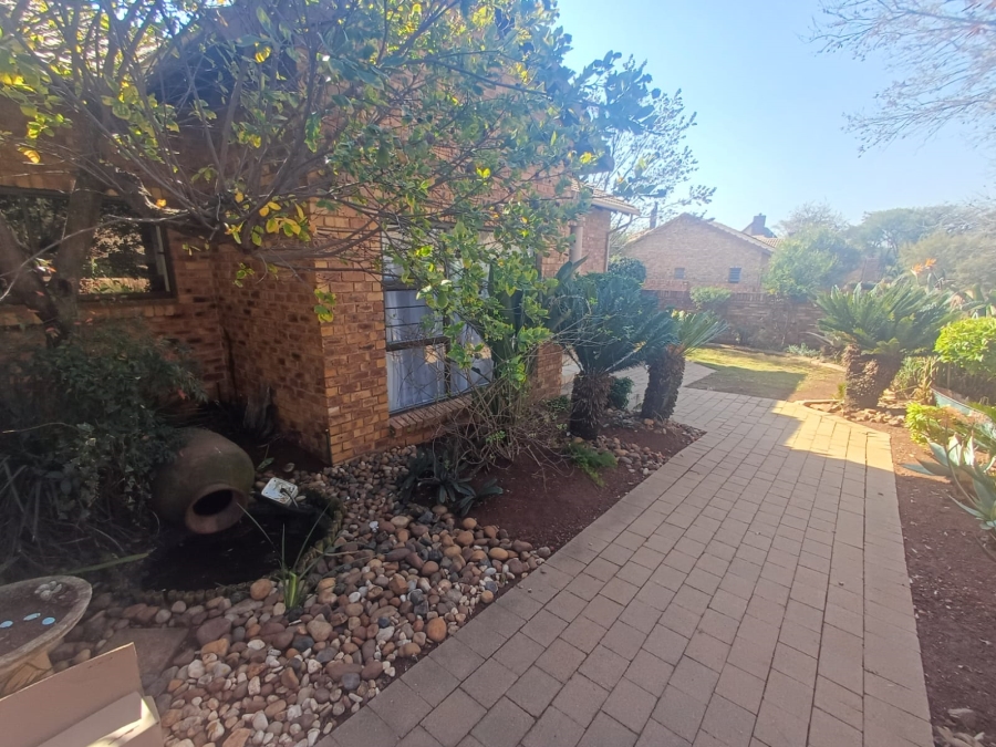 3 Bedroom Property for Sale in Glen Marais Gauteng
