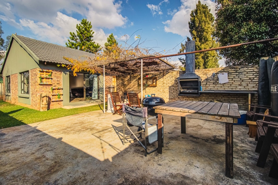 16 Bedroom Property for Sale in Zesfontein A H Gauteng