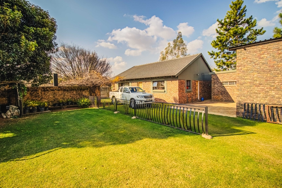 16 Bedroom Property for Sale in Zesfontein A H Gauteng