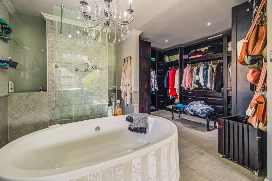 16 Bedroom Property for Sale in Zesfontein A H Gauteng