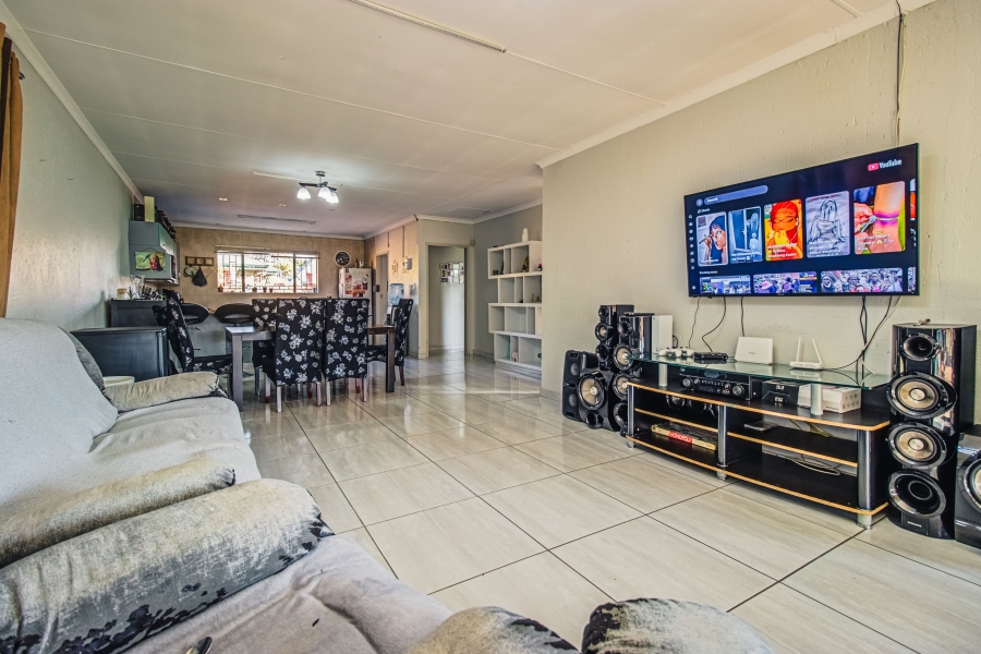 16 Bedroom Property for Sale in Zesfontein A H Gauteng