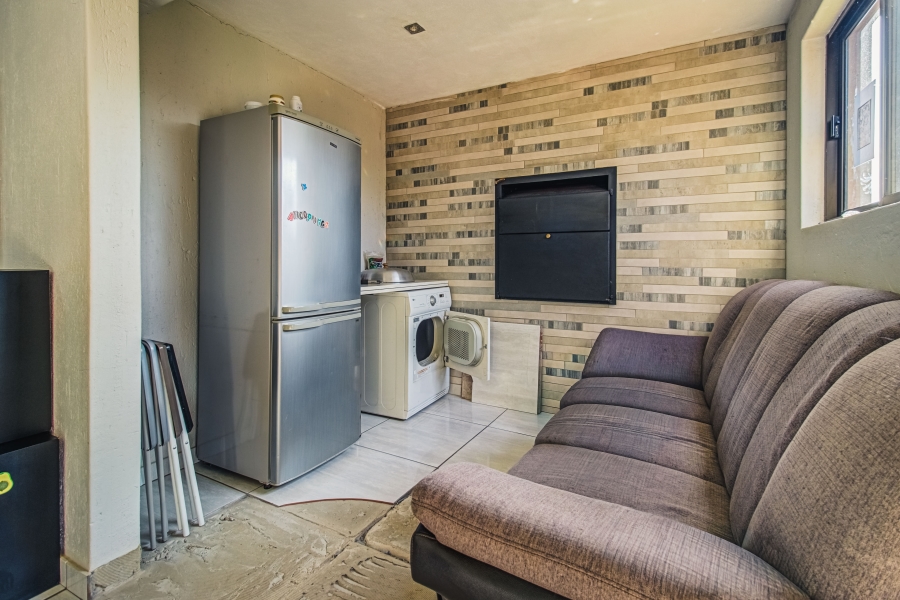 16 Bedroom Property for Sale in Zesfontein A H Gauteng