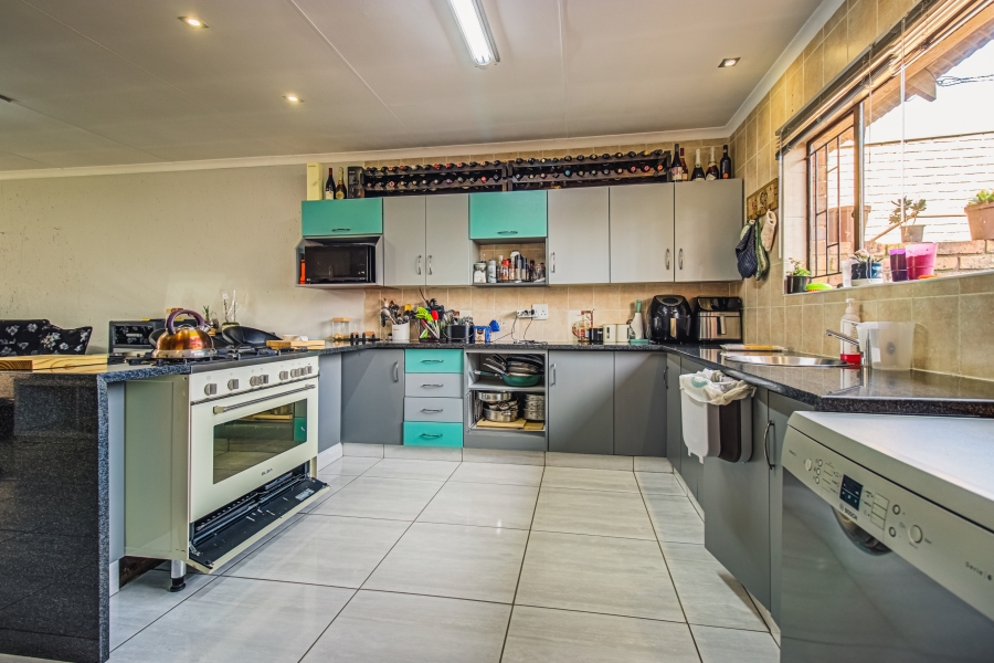 16 Bedroom Property for Sale in Zesfontein A H Gauteng