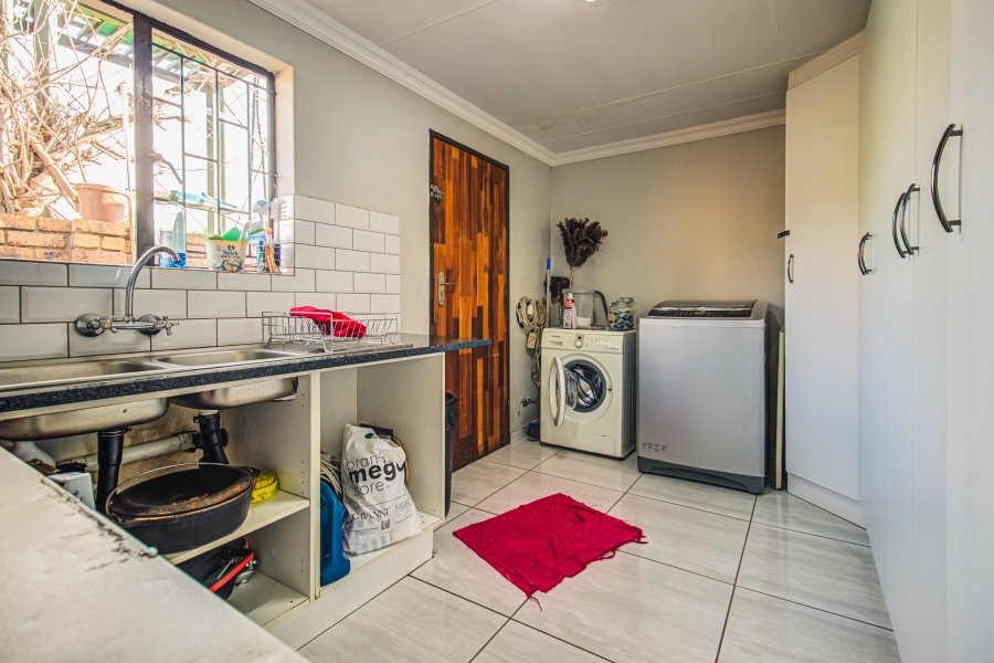 16 Bedroom Property for Sale in Zesfontein A H Gauteng