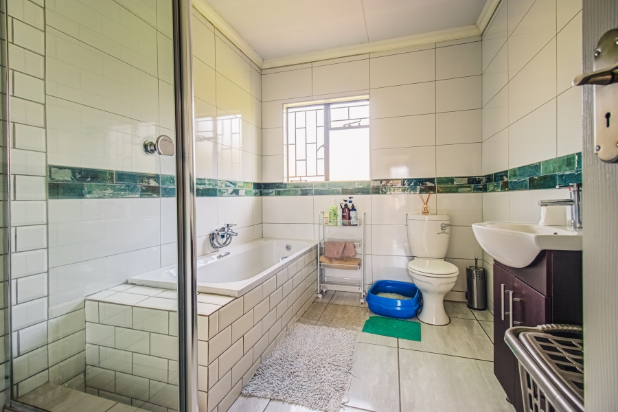 16 Bedroom Property for Sale in Zesfontein A H Gauteng