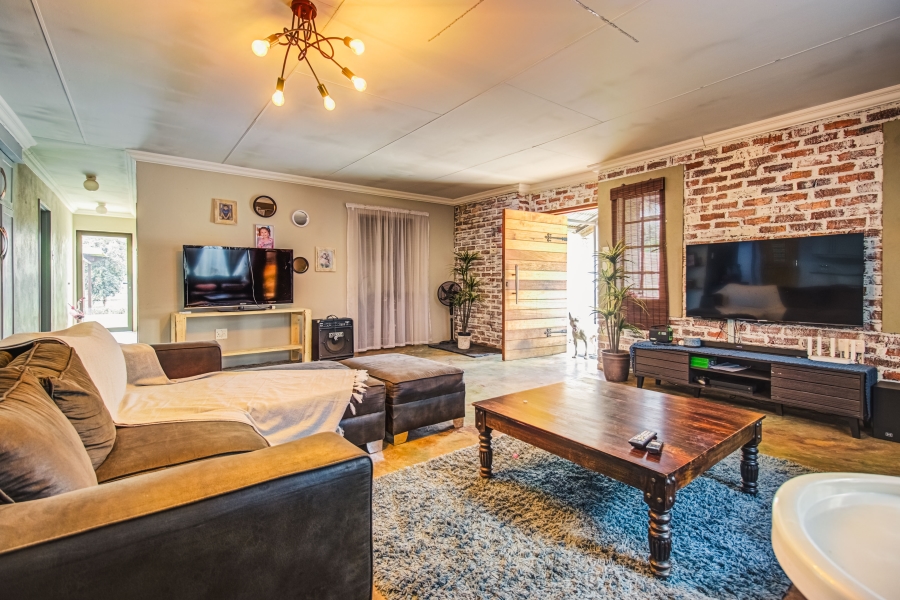 16 Bedroom Property for Sale in Zesfontein A H Gauteng