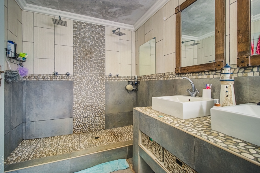 16 Bedroom Property for Sale in Zesfontein A H Gauteng