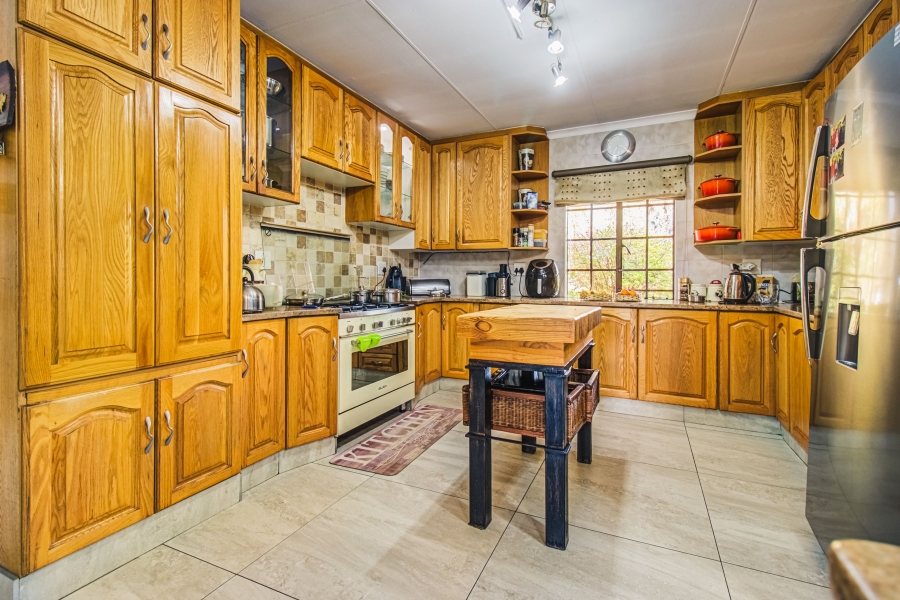 16 Bedroom Property for Sale in Zesfontein A H Gauteng
