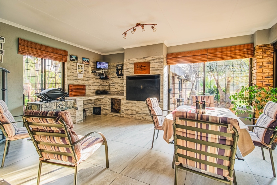 16 Bedroom Property for Sale in Zesfontein A H Gauteng