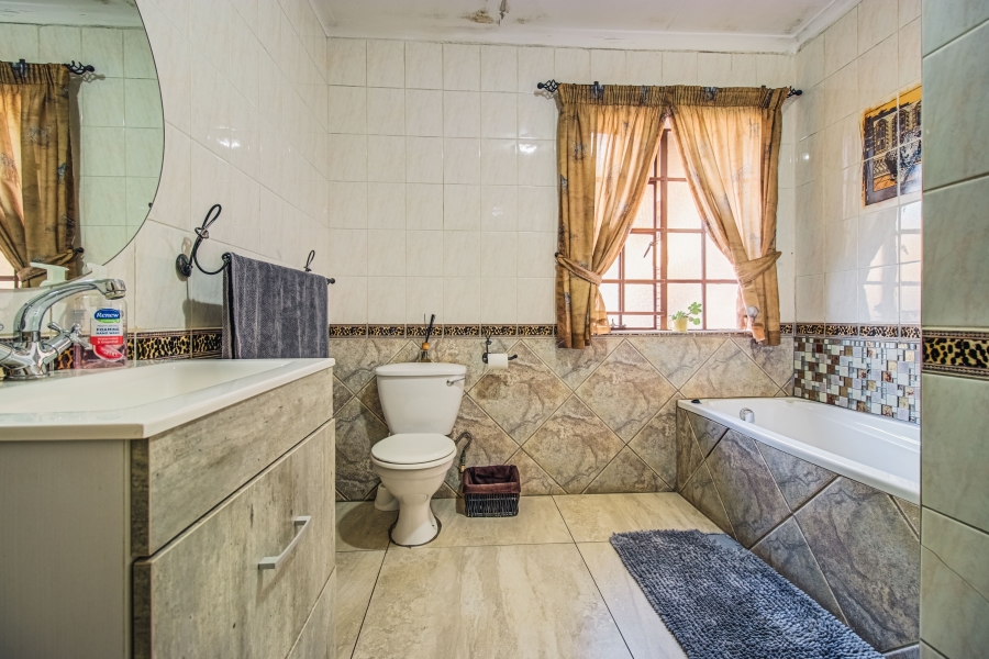16 Bedroom Property for Sale in Zesfontein A H Gauteng