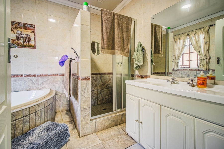 16 Bedroom Property for Sale in Zesfontein A H Gauteng