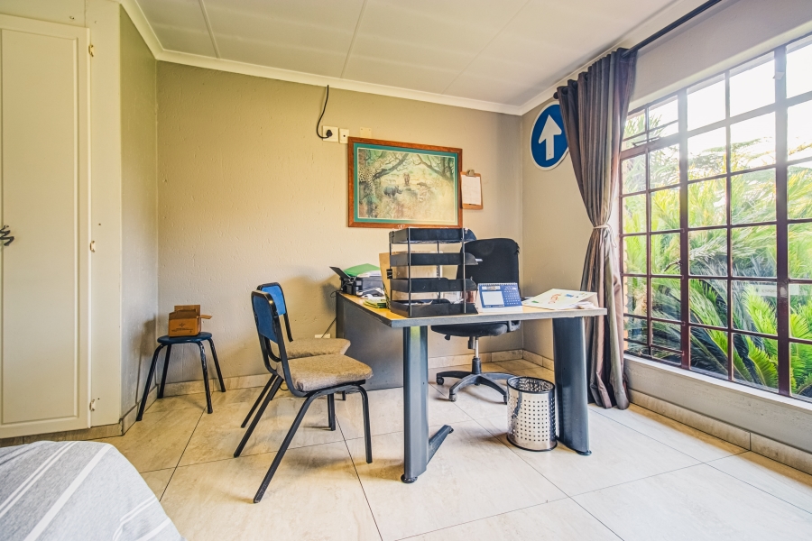 16 Bedroom Property for Sale in Zesfontein A H Gauteng