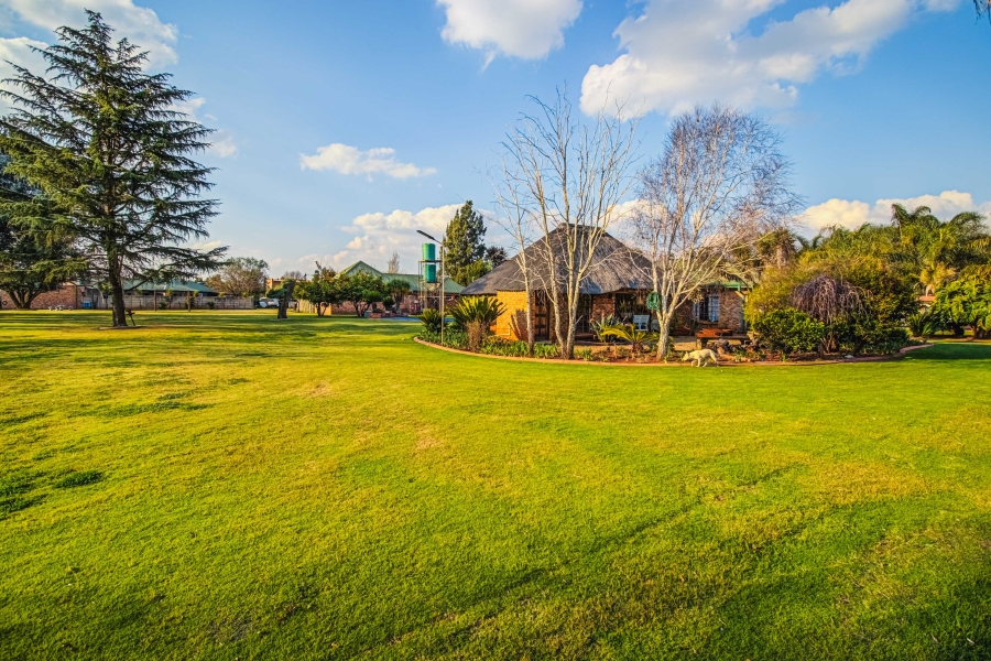 16 Bedroom Property for Sale in Zesfontein A H Gauteng