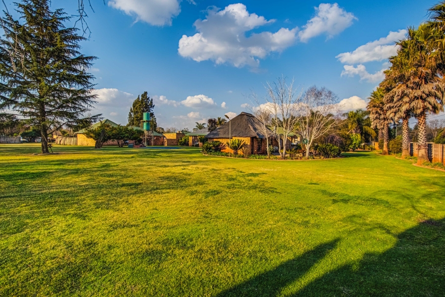 16 Bedroom Property for Sale in Zesfontein A H Gauteng