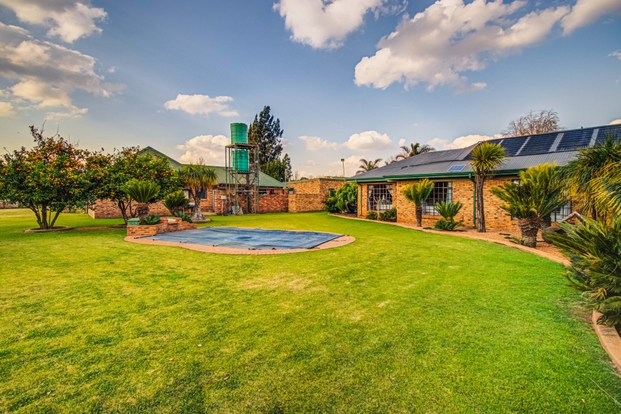 16 Bedroom Property for Sale in Zesfontein A H Gauteng
