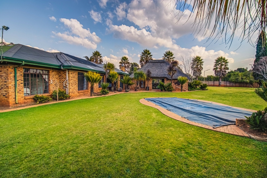 16 Bedroom Property for Sale in Zesfontein A H Gauteng