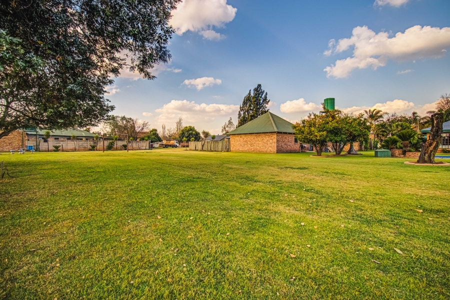16 Bedroom Property for Sale in Zesfontein A H Gauteng