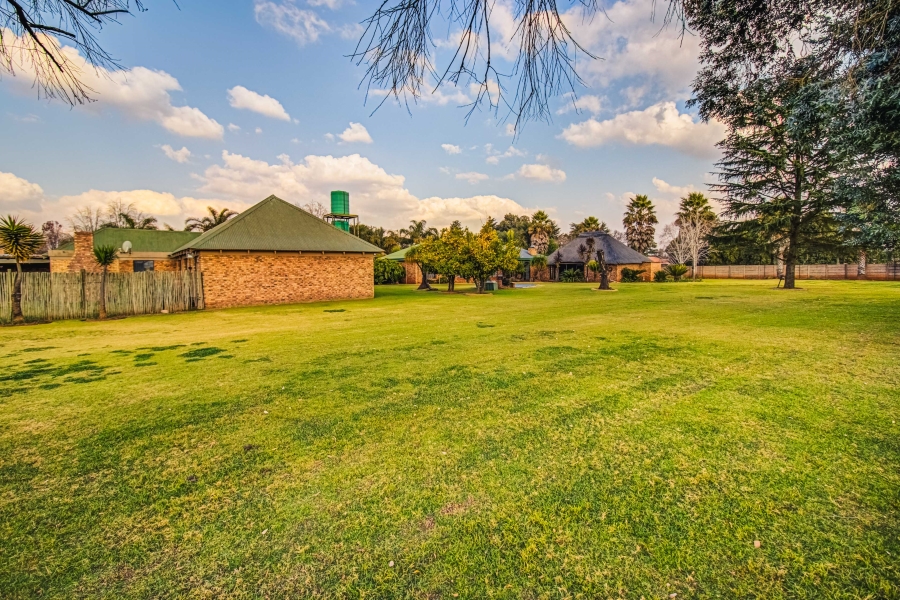 16 Bedroom Property for Sale in Zesfontein A H Gauteng
