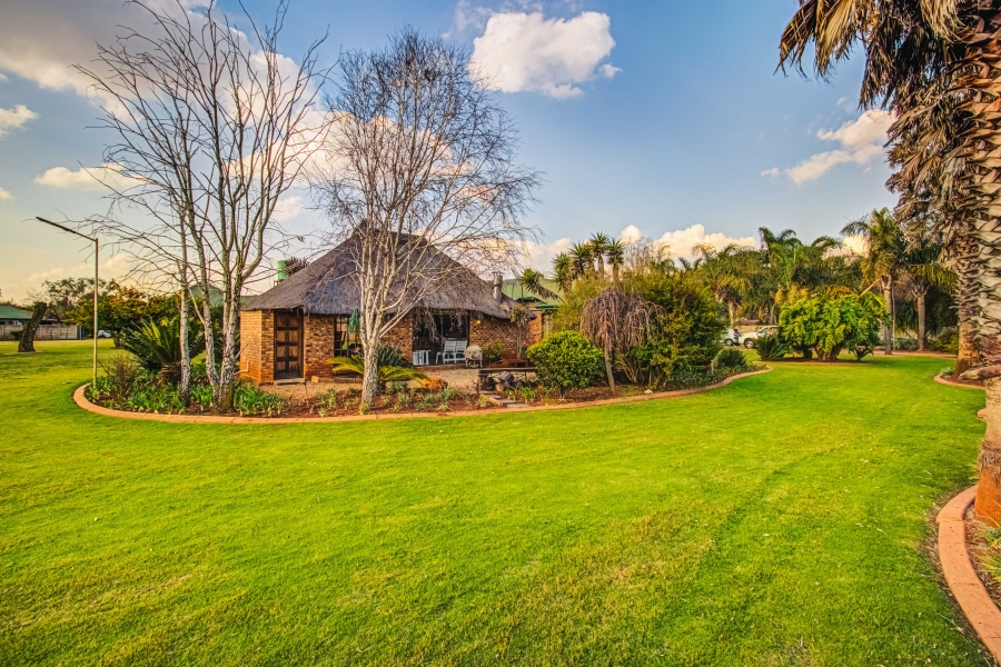 16 Bedroom Property for Sale in Zesfontein A H Gauteng