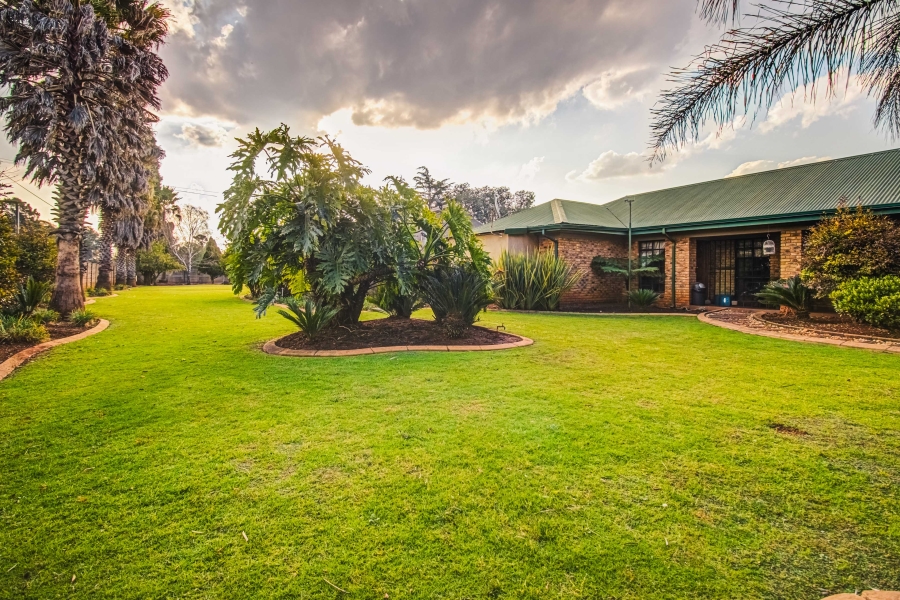 16 Bedroom Property for Sale in Zesfontein A H Gauteng