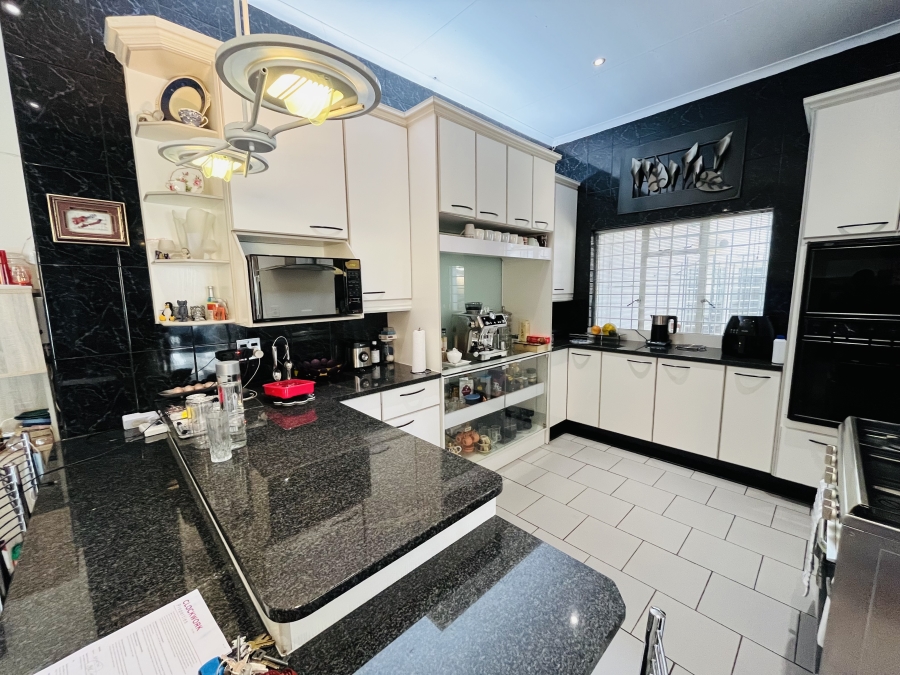 4 Bedroom Property for Sale in Kensington Gauteng