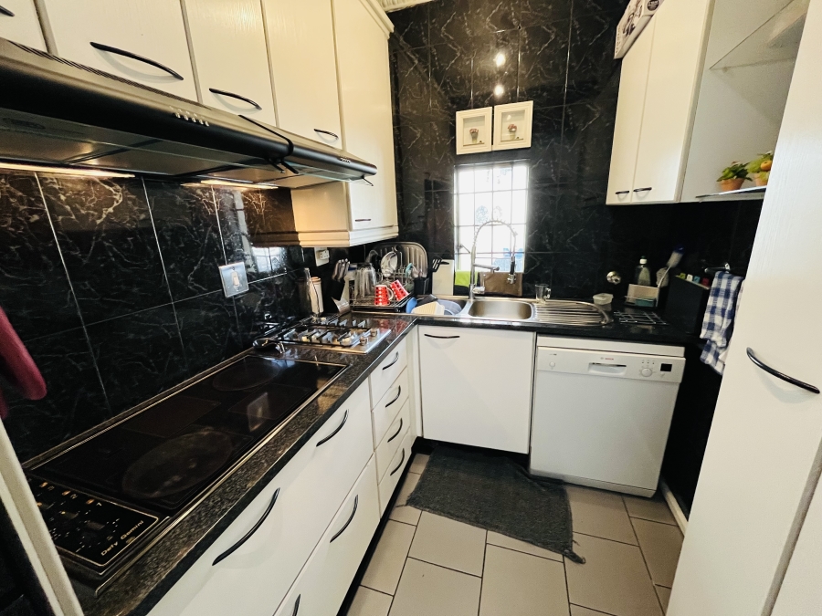 4 Bedroom Property for Sale in Kensington Gauteng