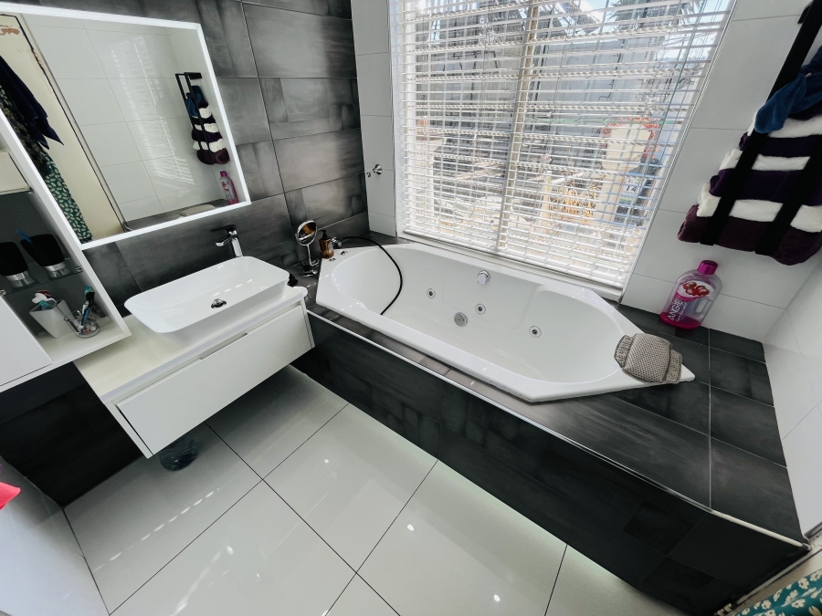 4 Bedroom Property for Sale in Kensington Gauteng