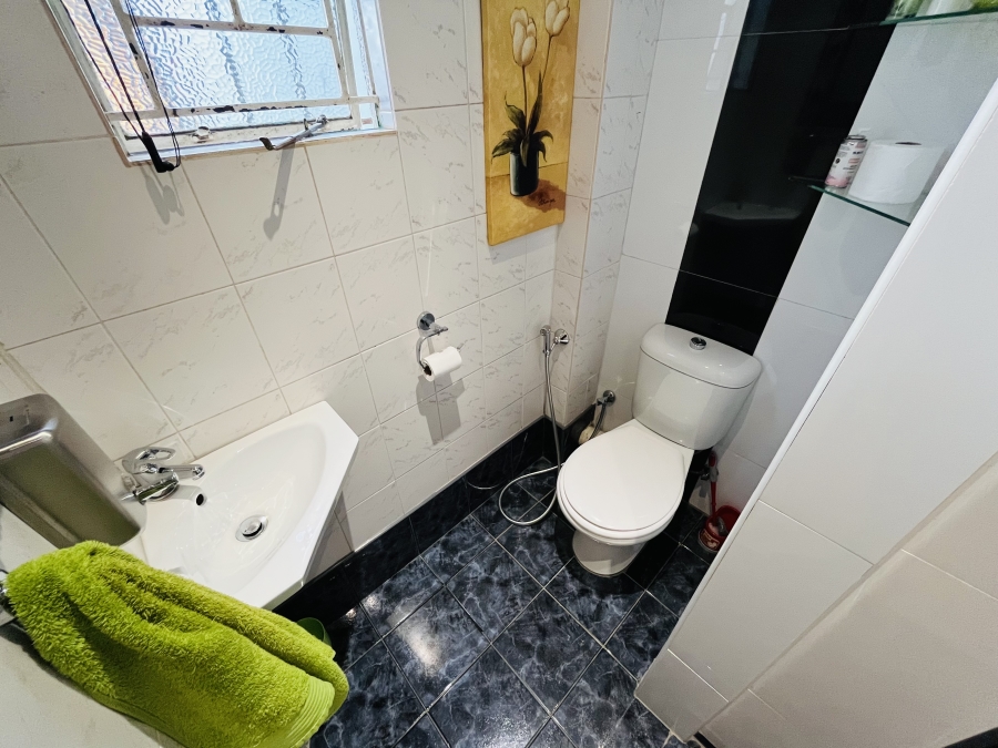 4 Bedroom Property for Sale in Kensington Gauteng