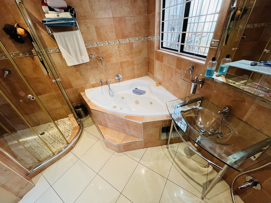 4 Bedroom Property for Sale in Kensington Gauteng