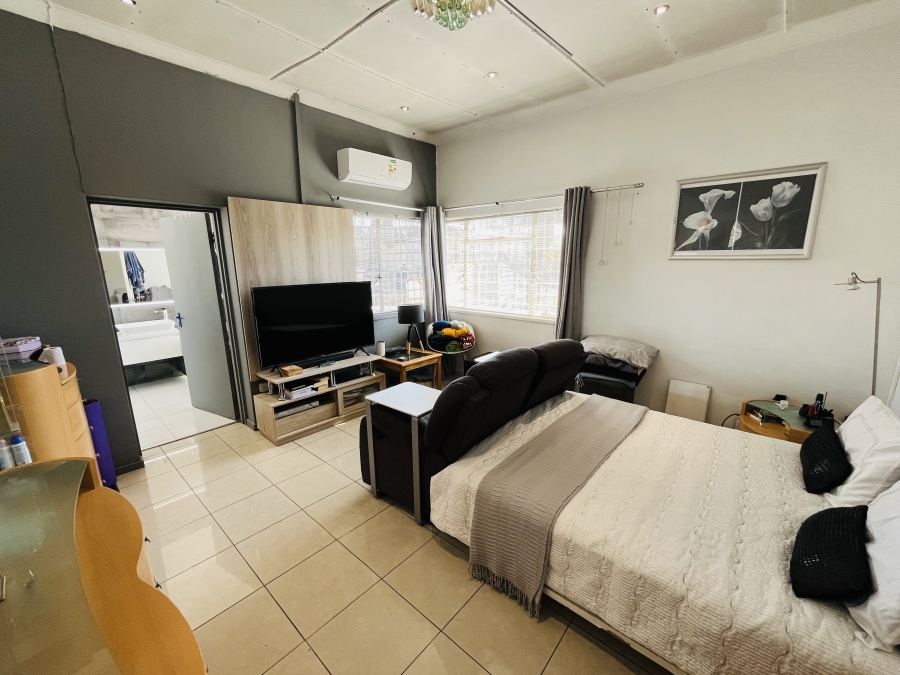 4 Bedroom Property for Sale in Kensington Gauteng