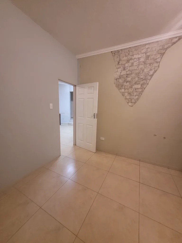 2 Bedroom Property for Sale in Vorna Valley Gauteng