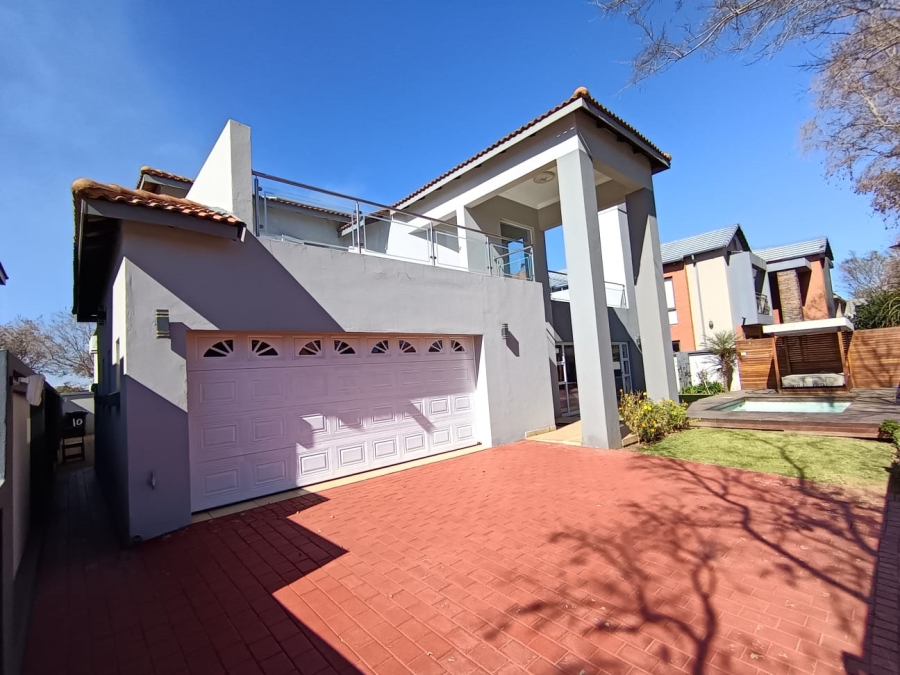 5 Bedroom Property for Sale in Parkhaven Gauteng