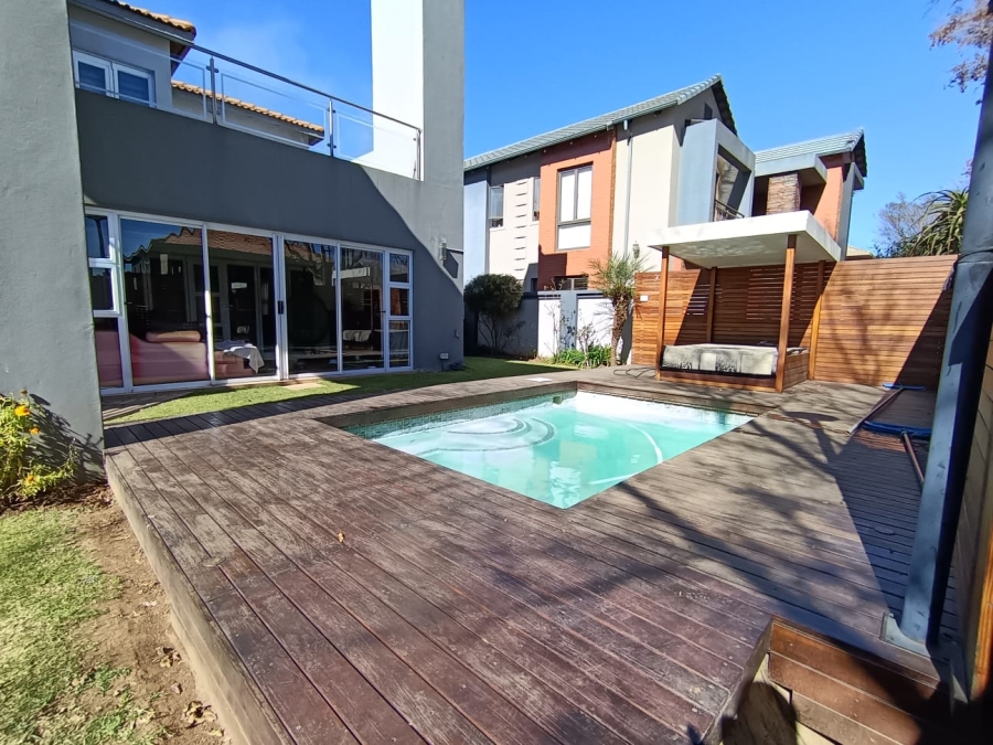 5 Bedroom Property for Sale in Parkhaven Gauteng