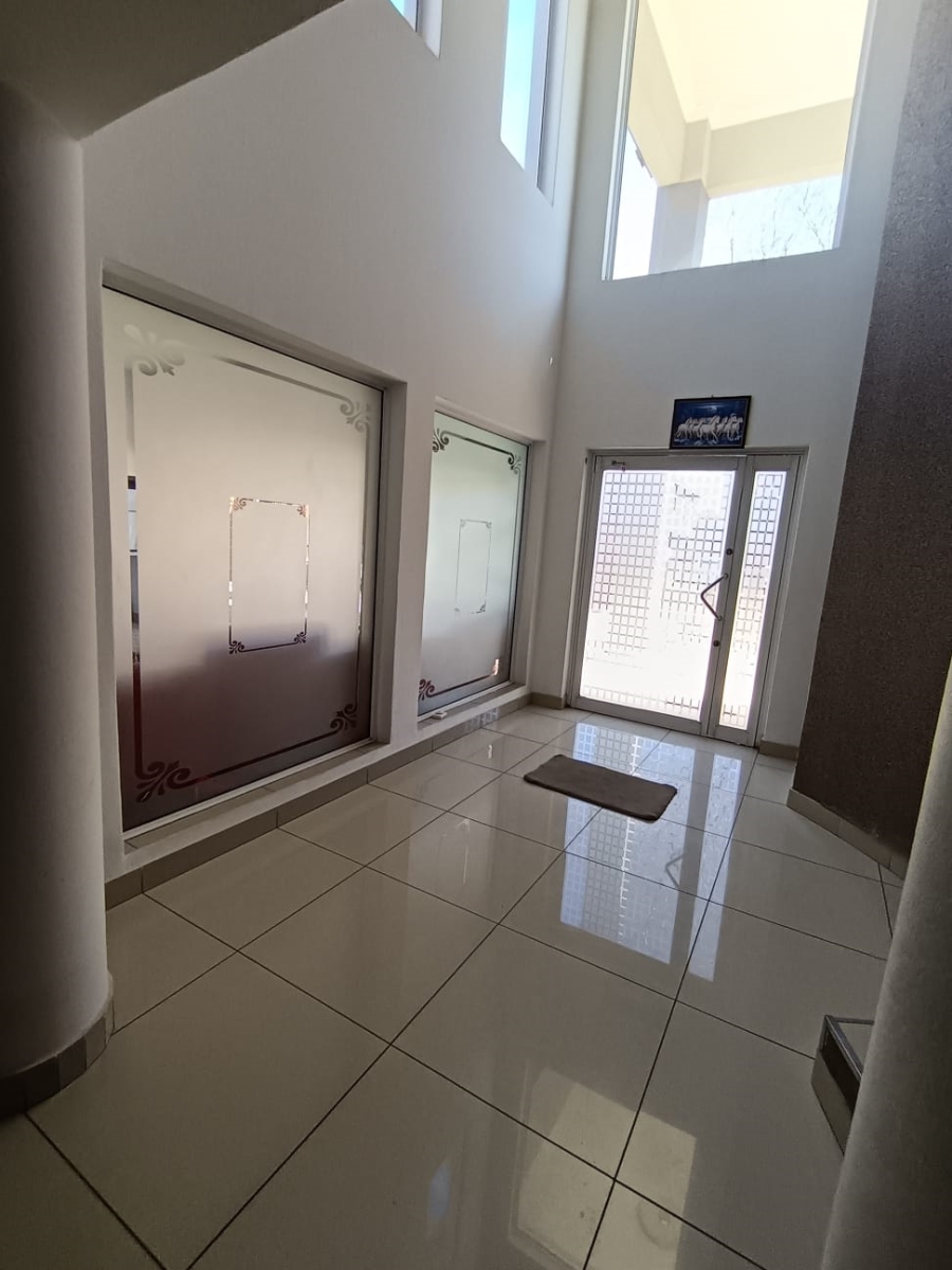 5 Bedroom Property for Sale in Parkhaven Gauteng