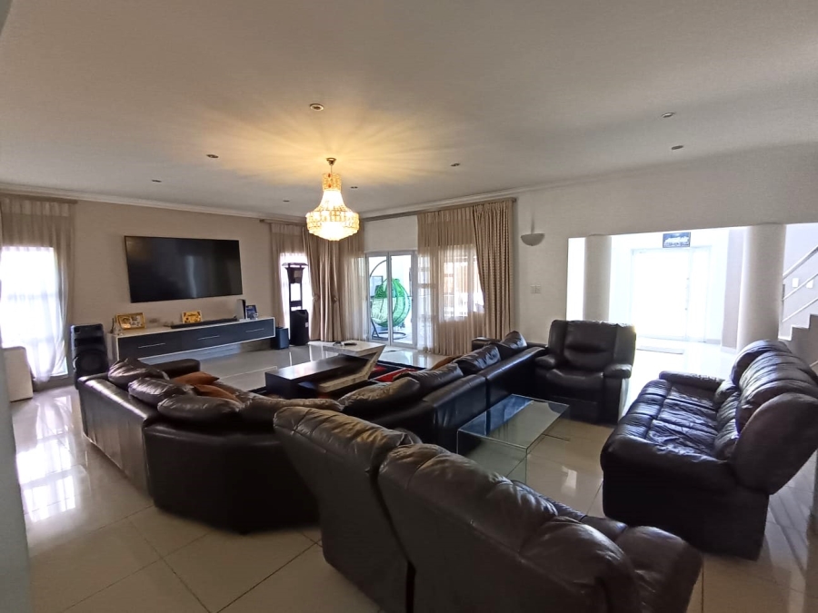 5 Bedroom Property for Sale in Parkhaven Gauteng