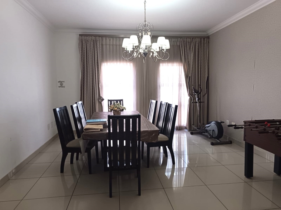 5 Bedroom Property for Sale in Parkhaven Gauteng