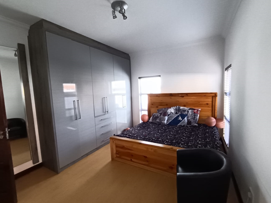 5 Bedroom Property for Sale in Parkhaven Gauteng