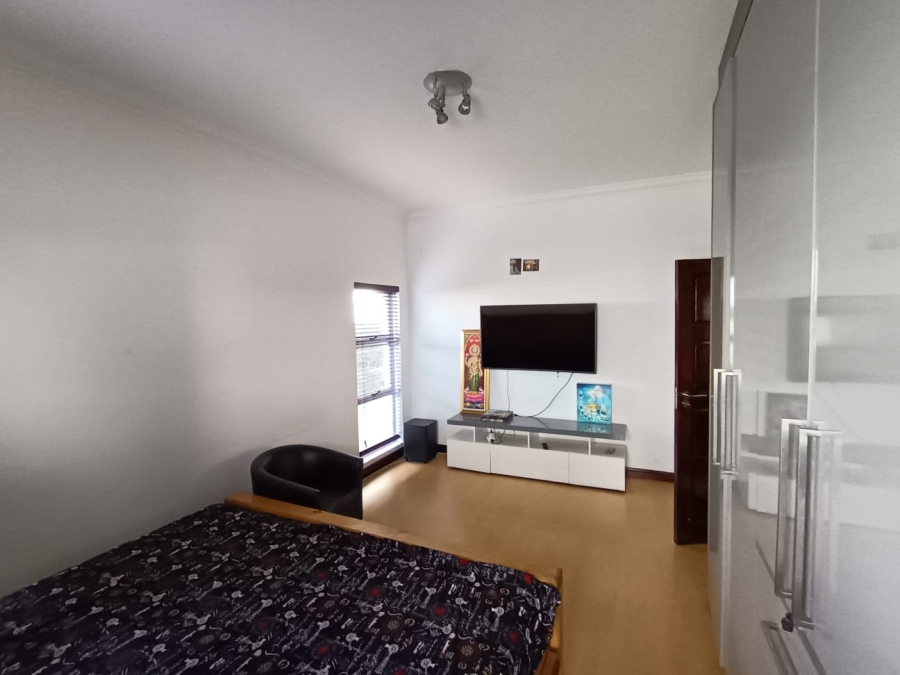 5 Bedroom Property for Sale in Parkhaven Gauteng
