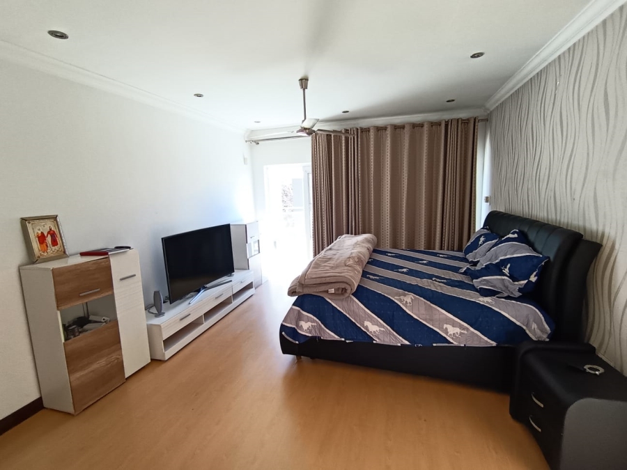 5 Bedroom Property for Sale in Parkhaven Gauteng