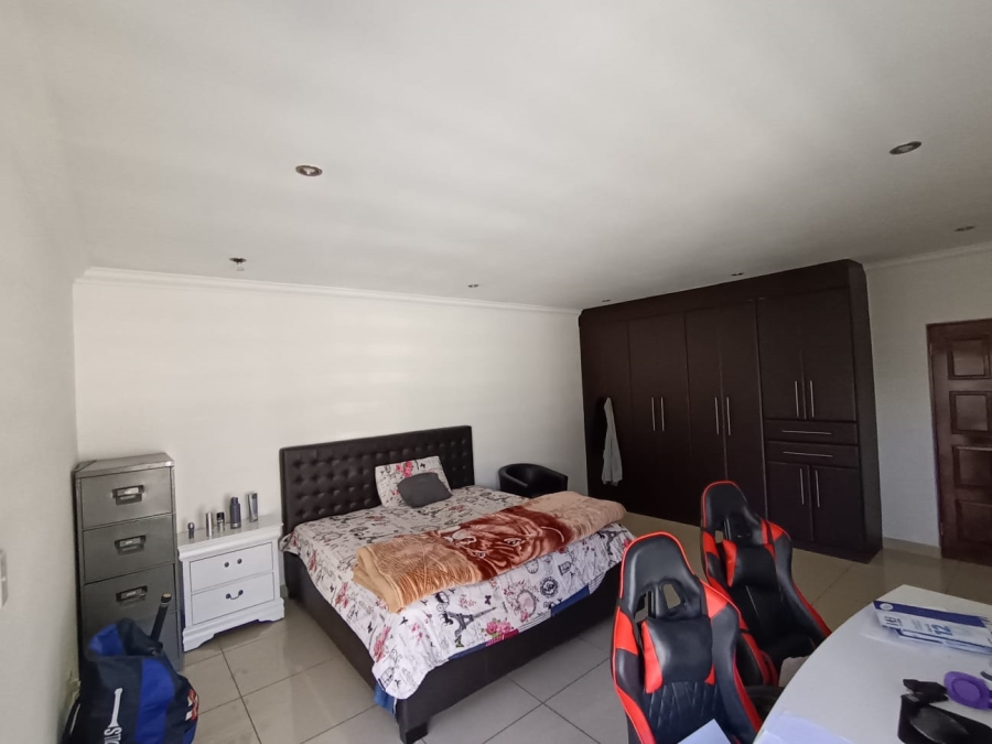 5 Bedroom Property for Sale in Parkhaven Gauteng
