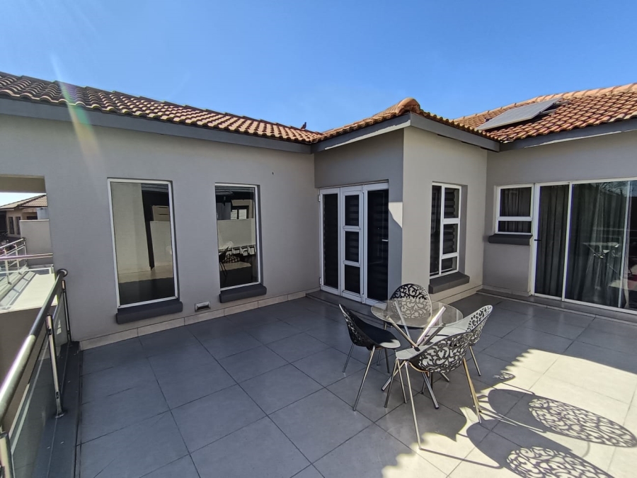 5 Bedroom Property for Sale in Parkhaven Gauteng