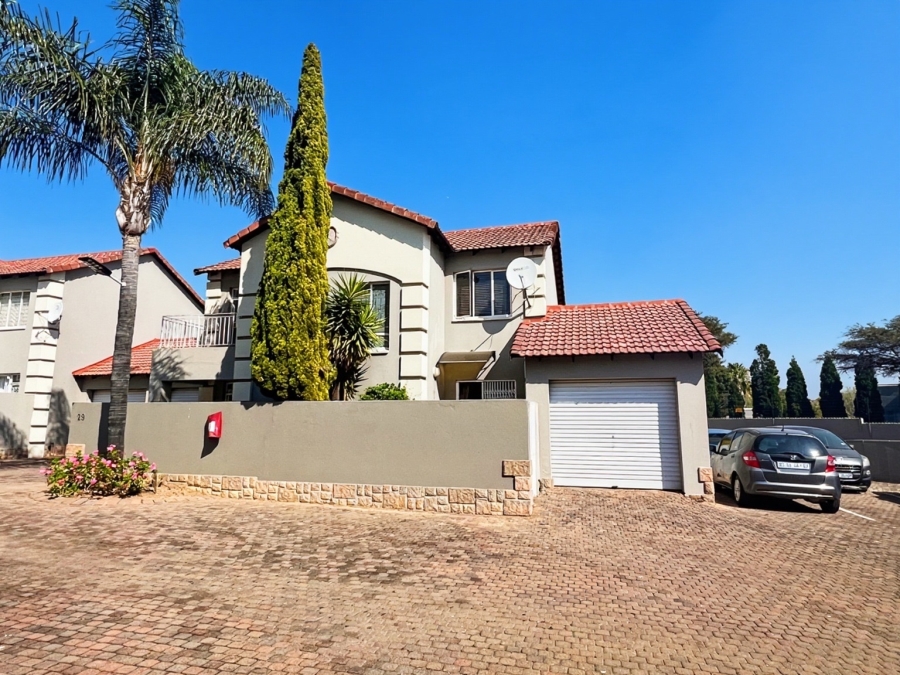 2 Bedroom Property for Sale in Sunninghill Gauteng
