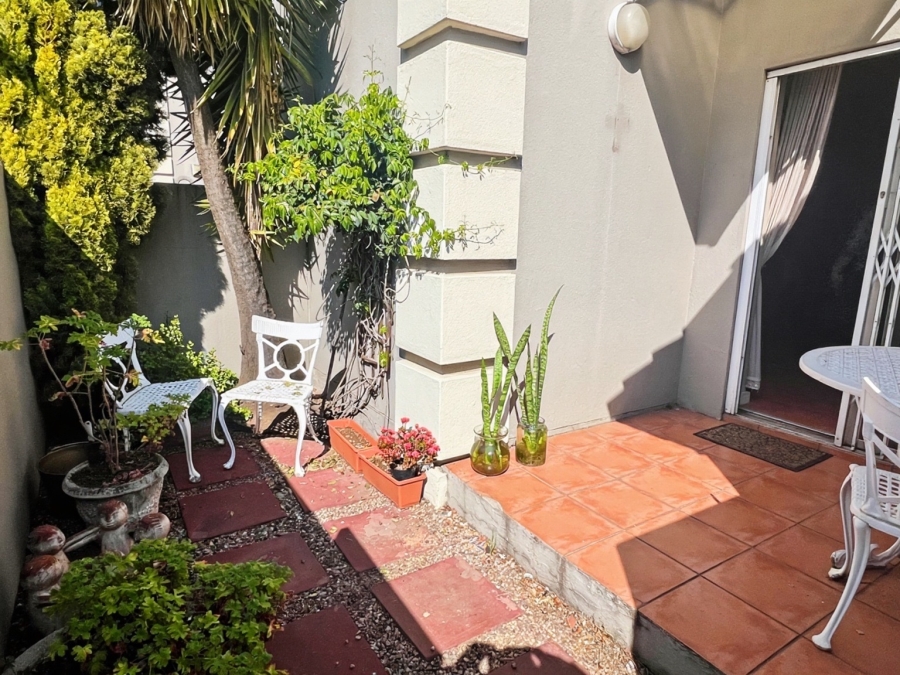 2 Bedroom Property for Sale in Sunninghill Gauteng