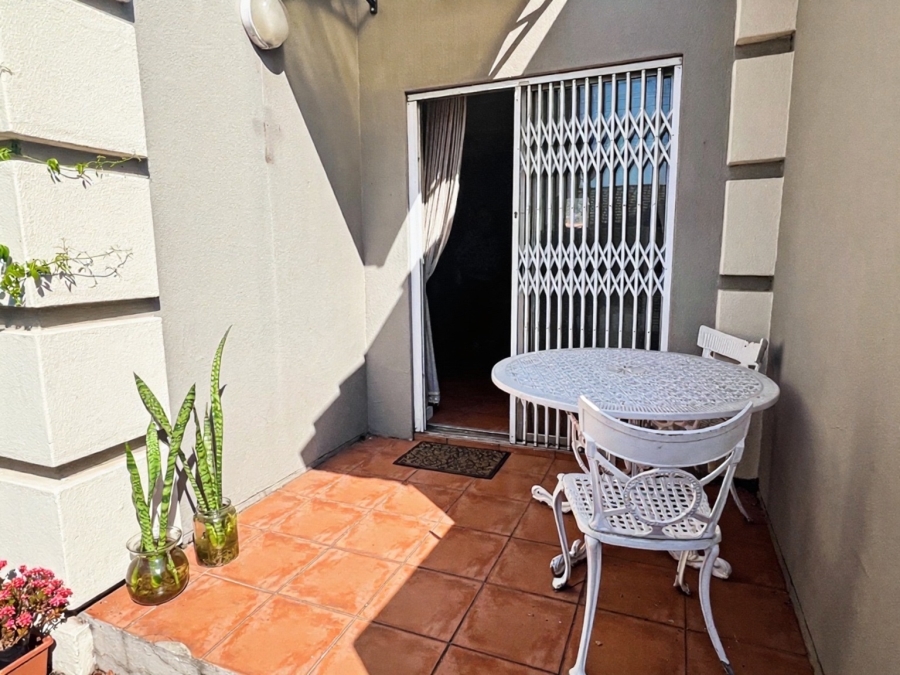 2 Bedroom Property for Sale in Sunninghill Gauteng