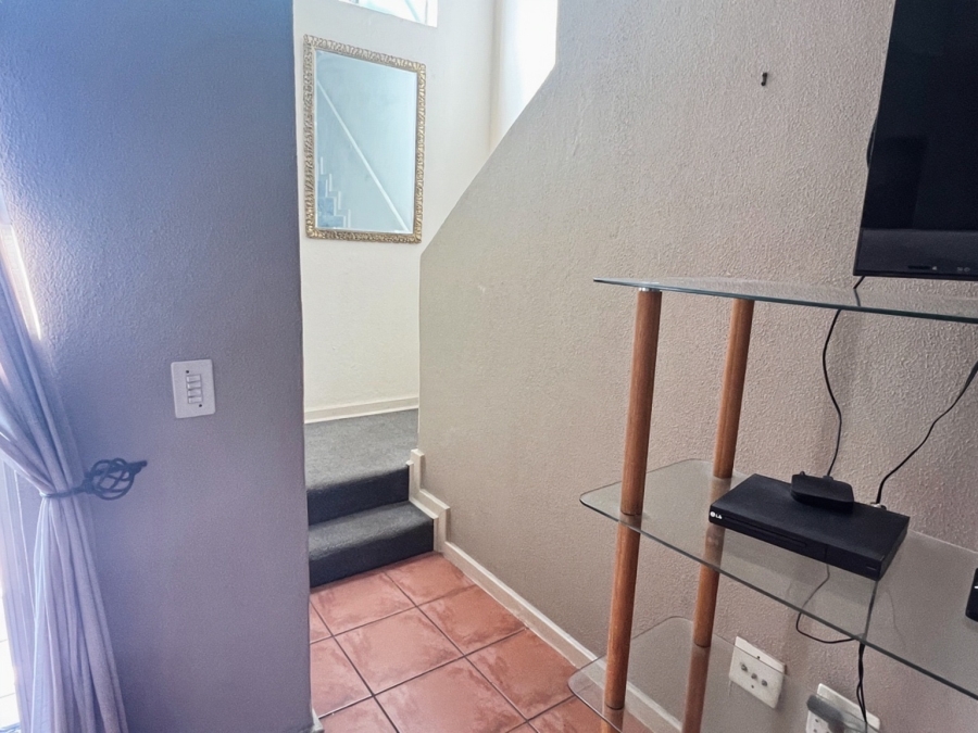 2 Bedroom Property for Sale in Sunninghill Gauteng
