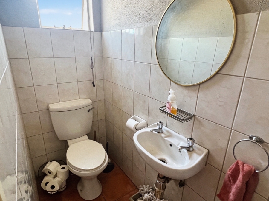 2 Bedroom Property for Sale in Sunninghill Gauteng